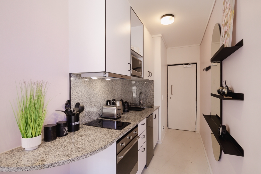 1 Bedroom Property for Sale in Sea Point Western Cape